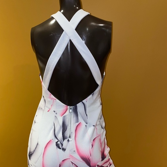 Cross back abstract floral print mini dress - Picture 2 of 6